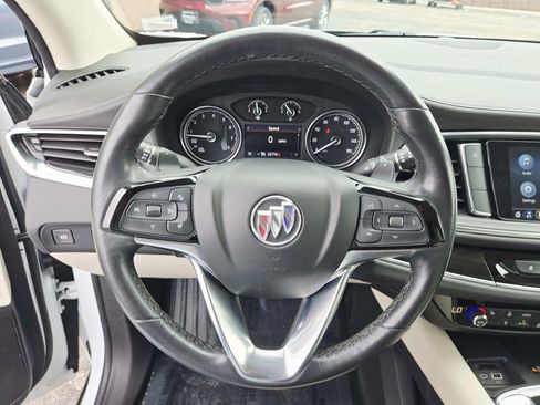 Used 2023 Buick Enclave Essence image 20