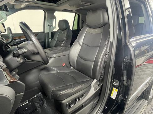 Used 2019 Cadillac Escalade Premium Luxury image 23
