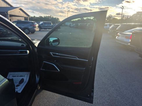 Used 2020 Kia Telluride LX image 11