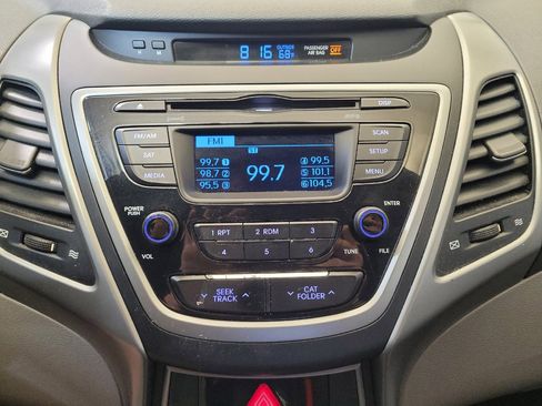 Used 2016 Hyundai Elantra SE FWD image 27