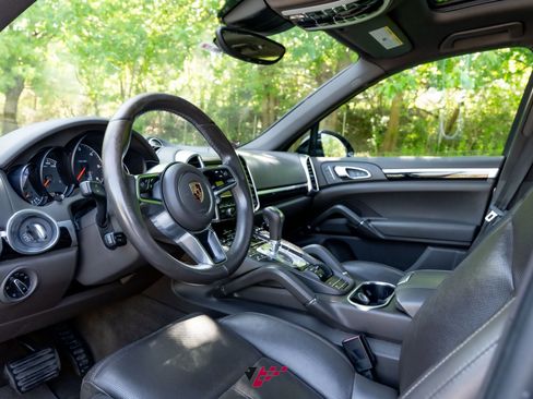 Used 2016 Porsche Cayenne Diesel AWD/4WD image 30
