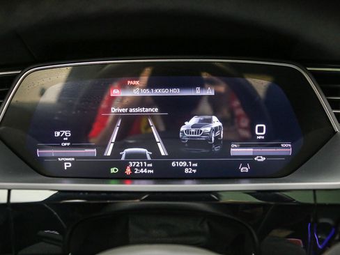 Used 2022 Audi e-tron S Premium Plus AWD/4WD image 26
