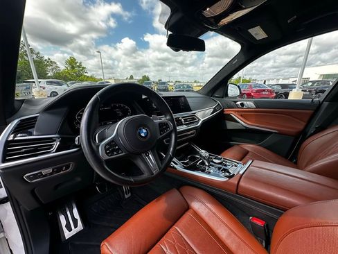 Used 2020 BMW X7 M50i image 10