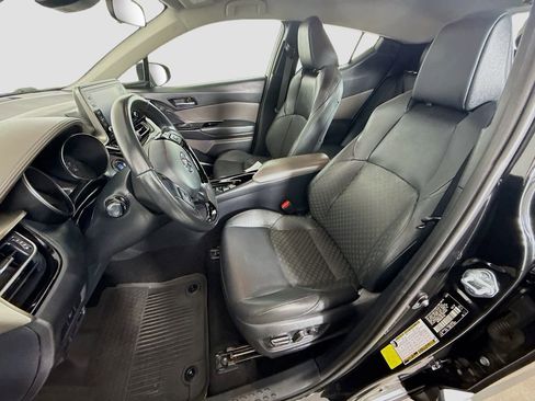 Certified 2022 Toyota C-HR Limited image 14