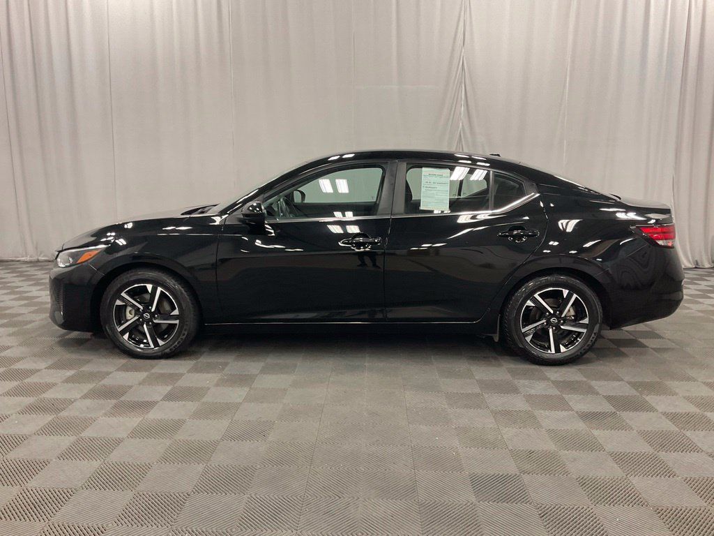 Used 2025 Nissan Sentra SV FWD image 13