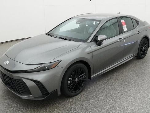 New 2026 Toyota Camry SE FWD image 1
