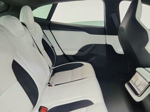 Used 2025 Tesla Model S Plaid image 24