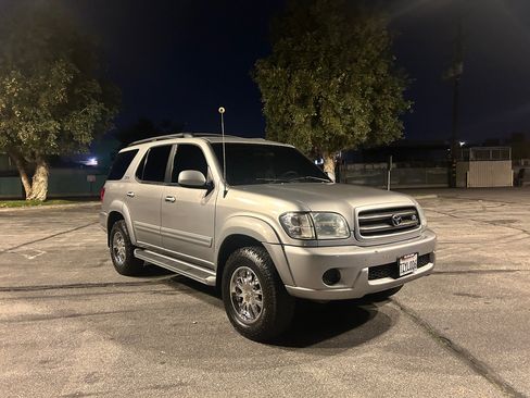 Used 2001 Toyota Sequoia SR5 image 25