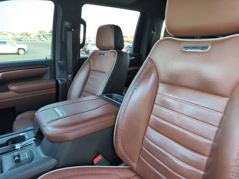 Used 2024 GMC Sierra 2500 Denali Ultimate w/ Max Trailering Package image 12