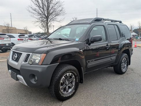 Used 2015 Nissan Xterra S w/ Value Package image 8