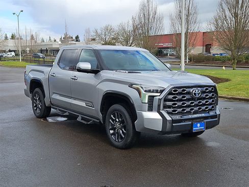 Used 2022 Toyota Tundra Platinum image 8