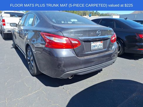 Used 2017 Nissan Altima 2.5 SV FWD image 3