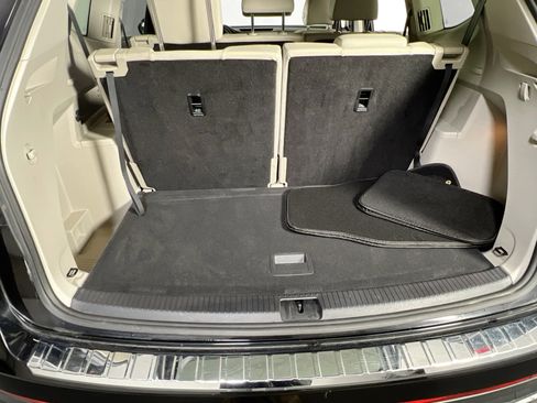 Used 2023 Volkswagen Atlas SE image 25