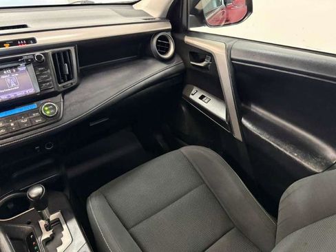 Used 2018 Toyota RAV4 XLE FWD image 18