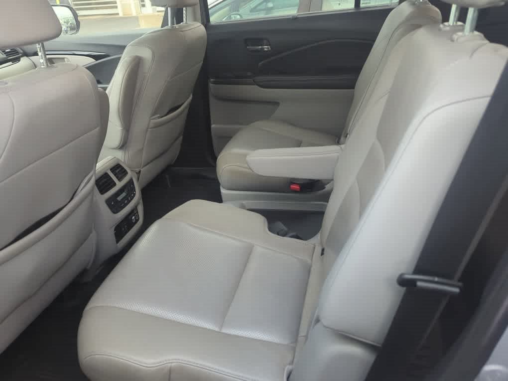 Used 2019 Honda Pilot Elite image 6