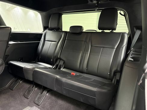 Used 2021 Ford Expedition XLT AWD/4WD image 18
