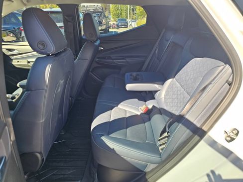 Used 2023 Chevrolet Bolt EUV LT w/ Convenience Package FWD image 21