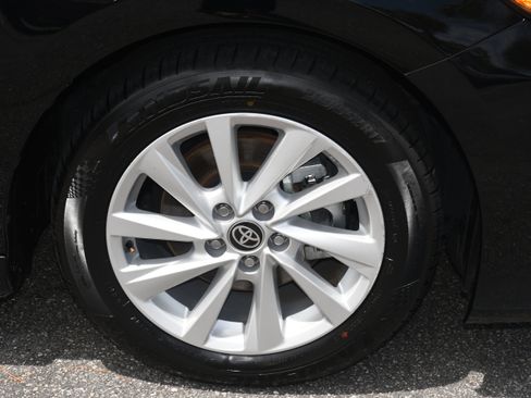 Used 2024 Toyota Camry LE w/ Convenience Package FWD image 21