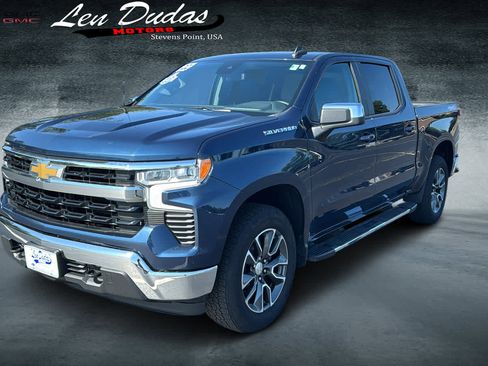 Used 2022 Chevrolet Silverado 1500 LT AWD/4WD image 2