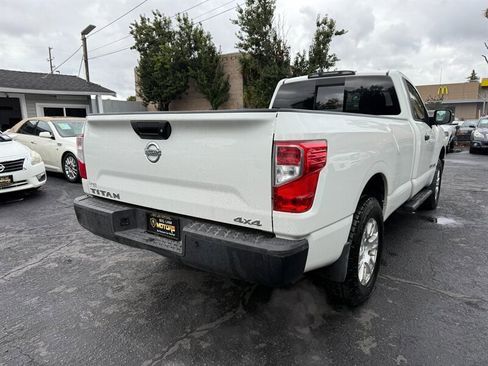 Used 2017 Nissan Titan S image 5
