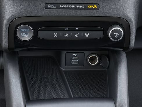 Used 2025 Ford Escape Platinum AWD/4WD image 23