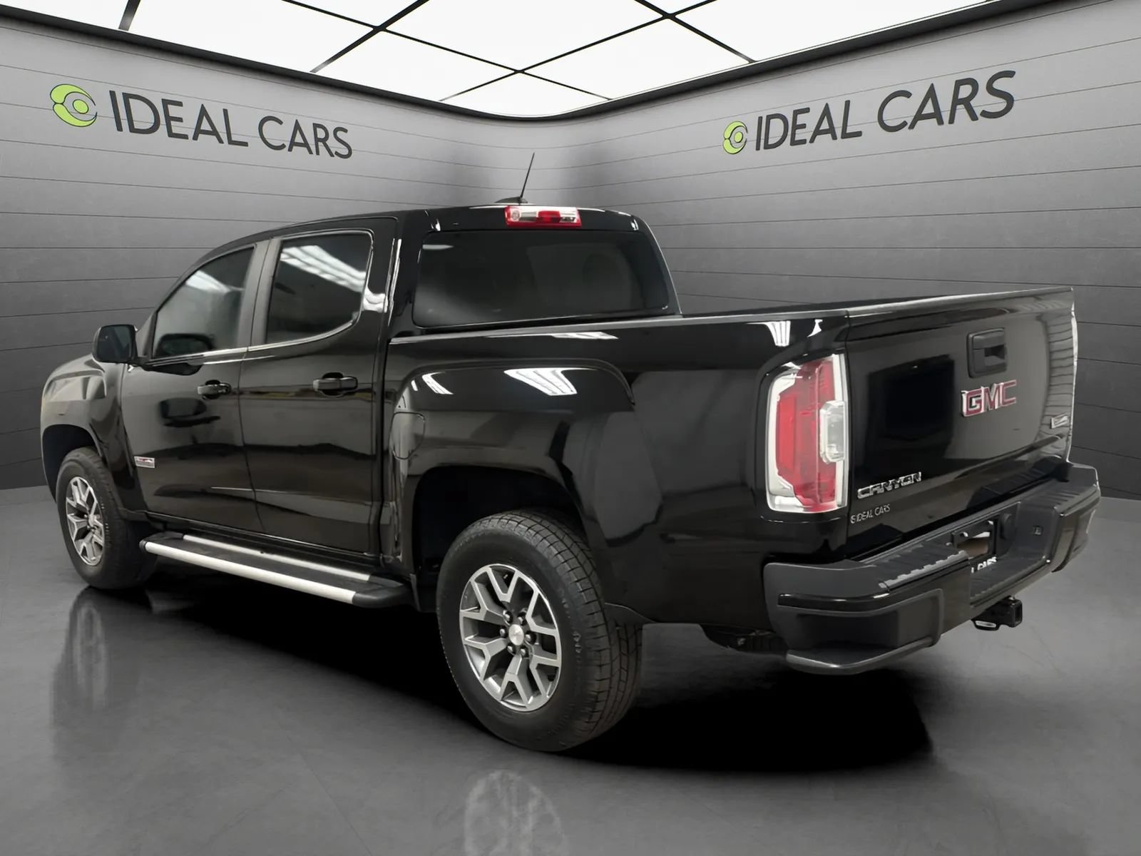 Used 2015 GMC Canyon SLE w/ All-Terrain Package AWD/4WD image 7