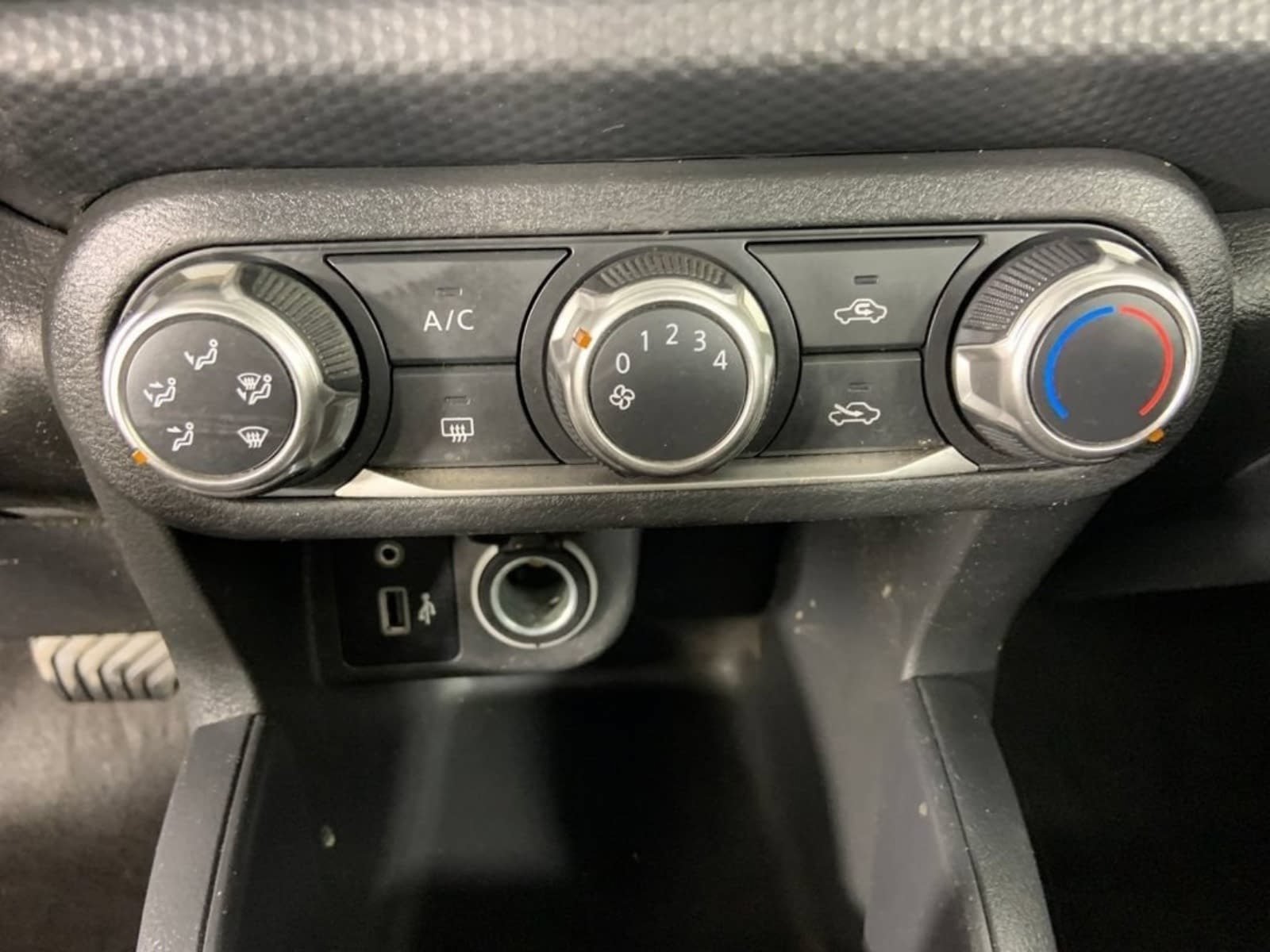 Used 2025 Nissan Kicks Play S FWD image 25