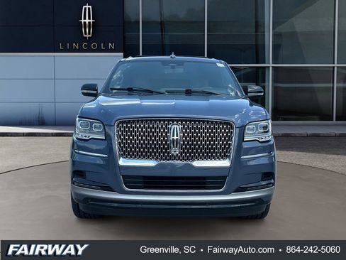 Used 2023 Lincoln Navigator Reserve AWD/4WD image 2