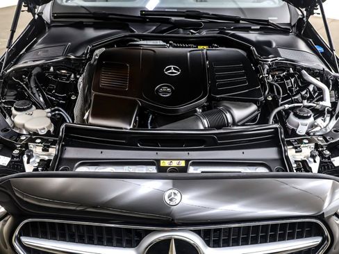 Certified 2023 Mercedes-Benz C 300 4MATIC Sedan image 12