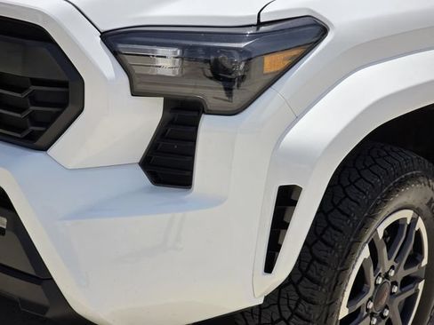 Certified 2025 Toyota Tacoma TRD Sport AWD/4WD image 7