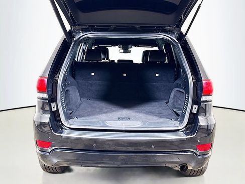 Used 2019 Jeep Grand Cherokee Altitude RWD image 25