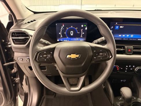 Used 2024 Chevrolet TrailBlazer LS w/ LS Convenience Package AWD/4WD image 16