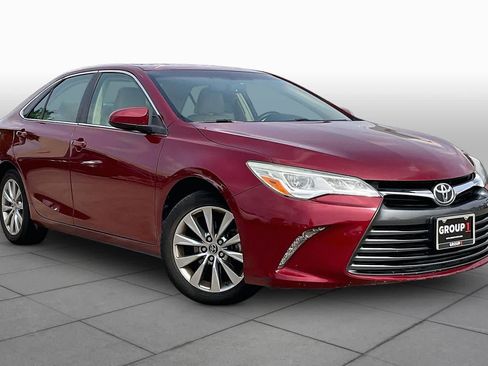 Used 2015 Toyota Camry XLE FWD image 3