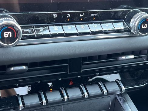 New 2026 GMC Canyon Elevation w/ Convenience Package image 17