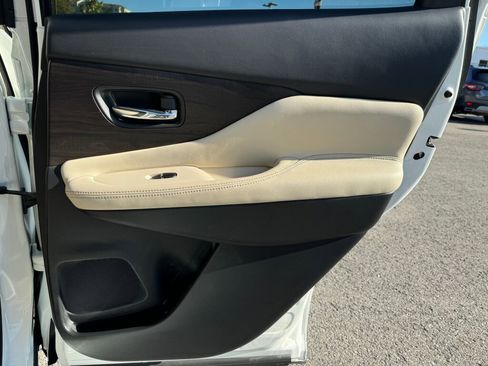 Used 2022 Nissan Murano Platinum w/ Cargo Package image 21