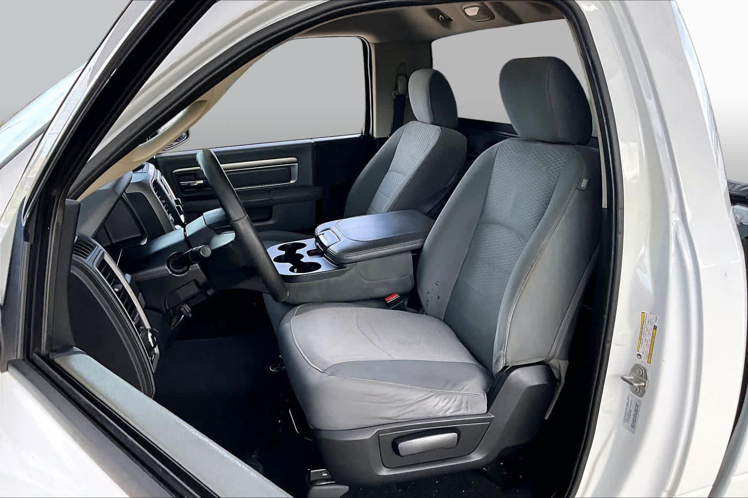 Used 2016 RAM 1500 Express RWD image 7