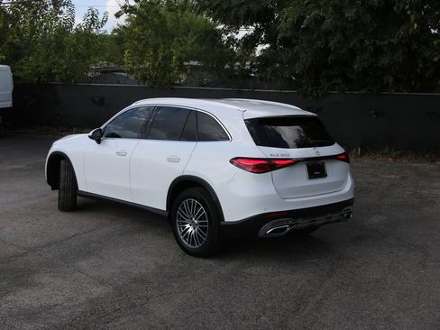 Used 2026 Mercedes-Benz GLC 300 image 3