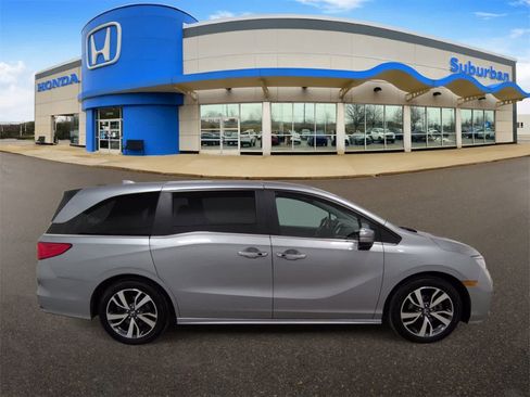 Used 2023 Honda Odyssey Touring image 9