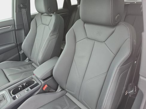 Certified 2025 Audi Q3 2.0T Premium w/ Convenience Package AWD/4WD image 19