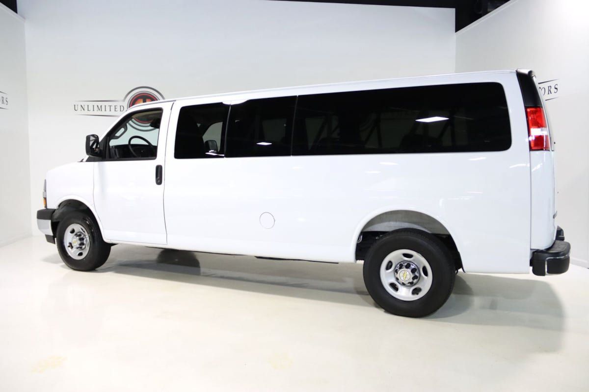 Used 2025 Chevrolet Express 3500 LT w/ LT Preferred Equipment Group RWD image 29