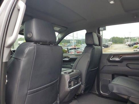 Used 2023 GMC Sierra 1500 Elevation w/ X31 Off-Road Package AWD/4WD image 9