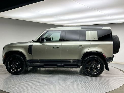 Used 2024 Land Rover Defender 110 X-Dynamic SE AWD/4WD image 10
