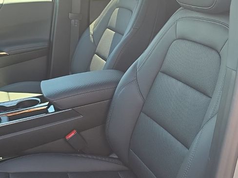 New 2026 Chevrolet Equinox LT w/ Convenience Package II FWD image 15