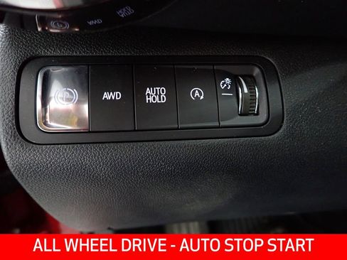 Used 2026 Chevrolet Equinox LT image 3