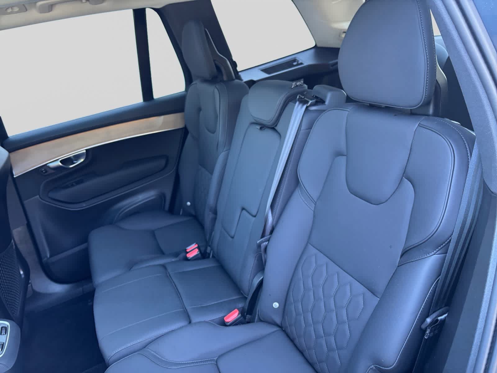 Used 2025 Volvo XC90 B5 Plus AWD/4WD image 18