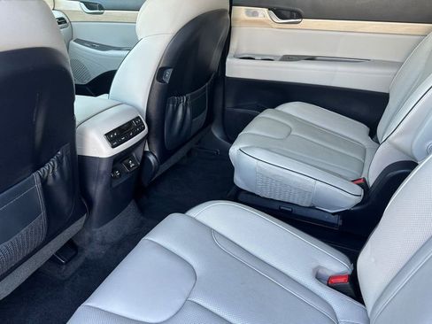 Used 2024 Hyundai Palisade Limited image 9