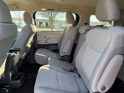 Certified 2024 Toyota Sienna LE image 26