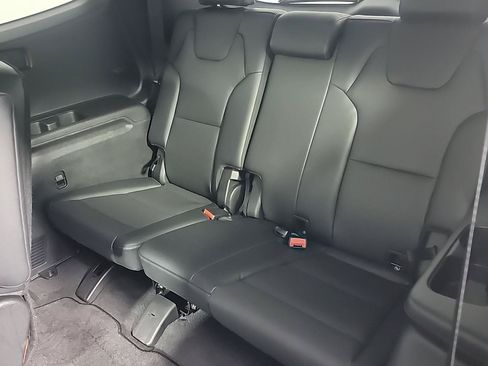 Certified 2025 Kia Telluride EX w/ EX Captain's Chair Package AWD/4WD image 18