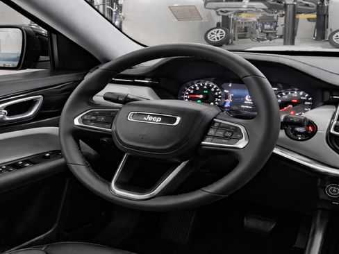 Used 2024 Jeep Compass Limited AWD/4WD image 16
