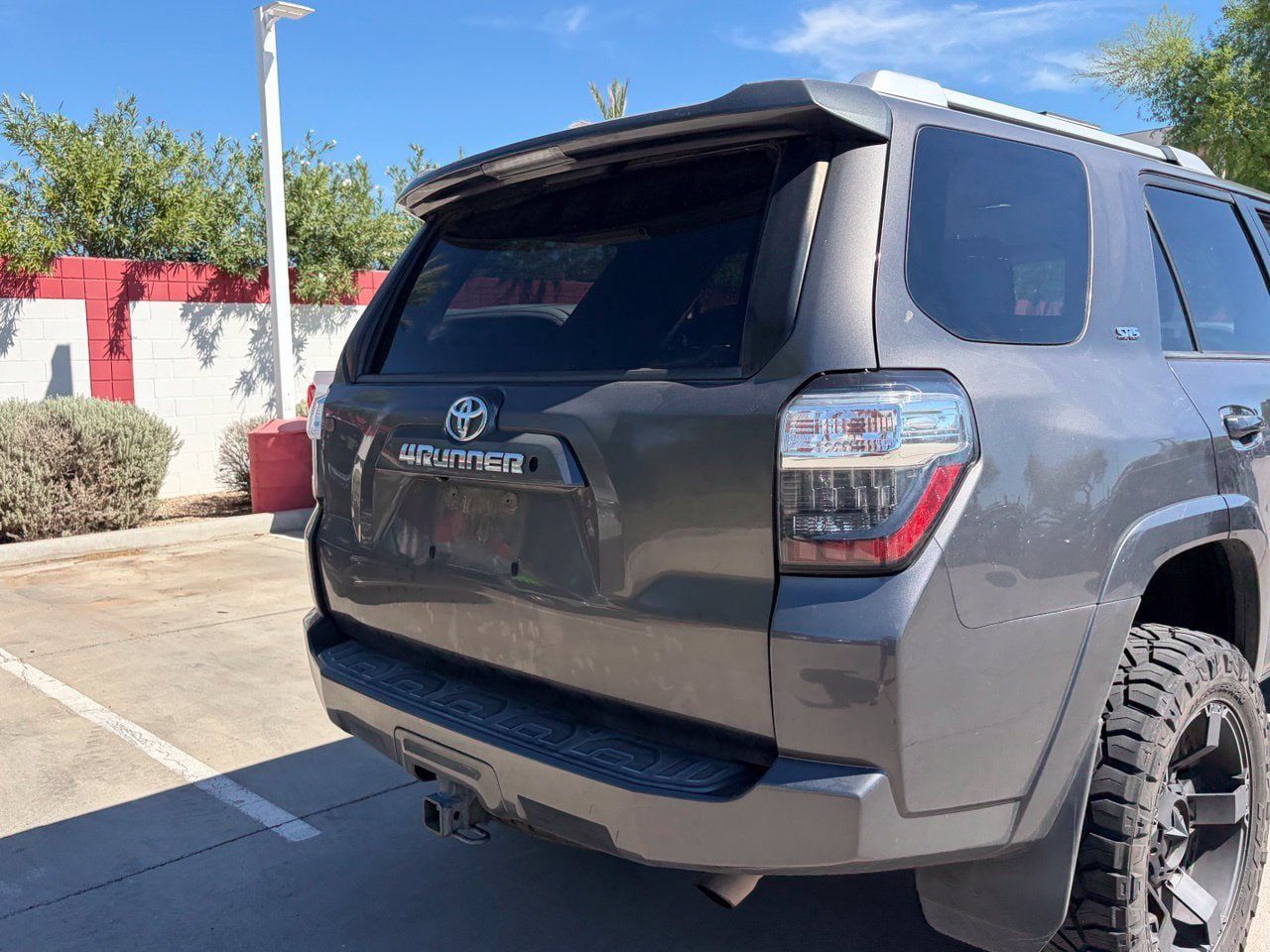 Used 2015 Toyota 4Runner SR5 AWD/4WD image 4